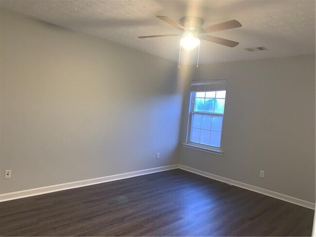 Building Photo - 2035 Keenland Ct