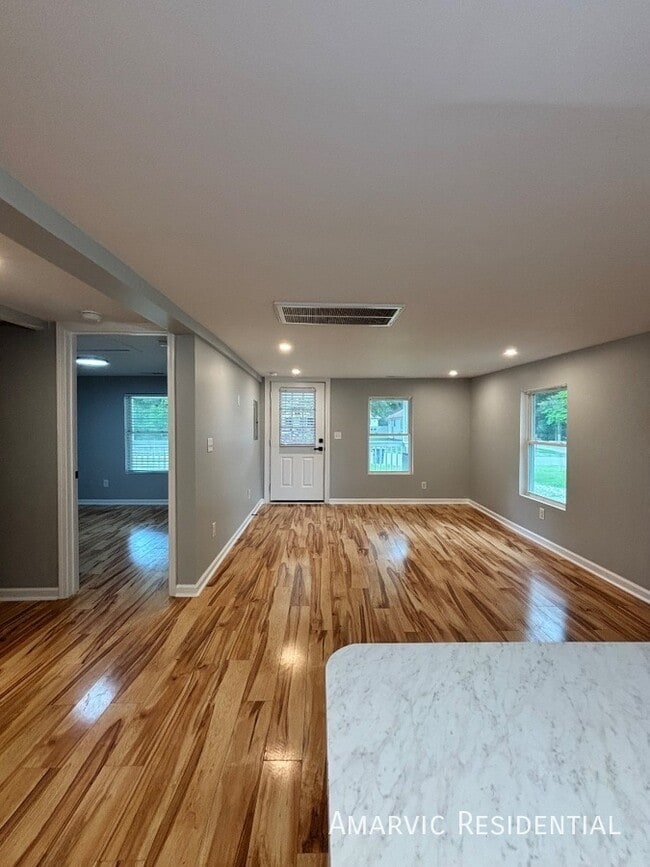 Building Photo - 1104 Stantonsburg Cir SE