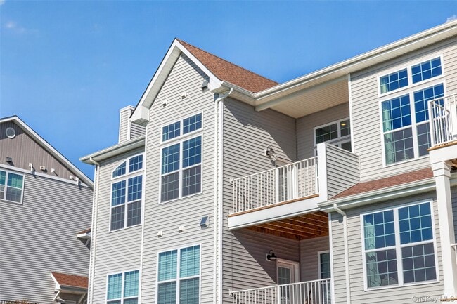 Building Photo - 402 Sacandaga Loop