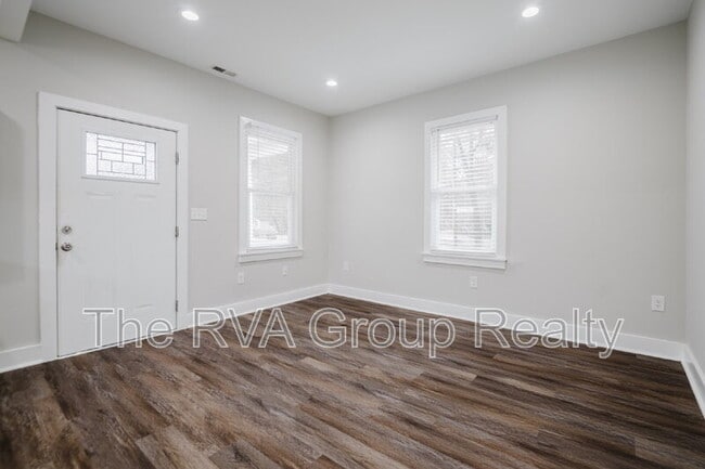 Building Photo - 218 E 34th St