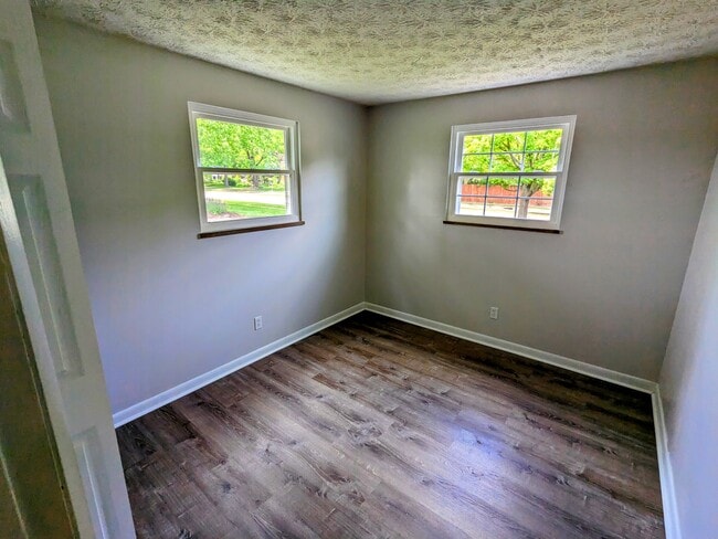 Building Photo - 1118 Lincoln Park Blvd