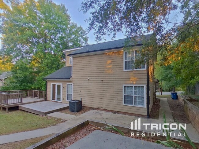 Building Photo - 5407 River Falls Dr