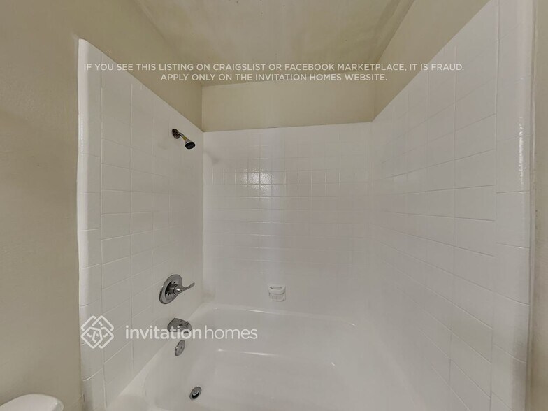 Building Photo - 1319 S Pomeroy