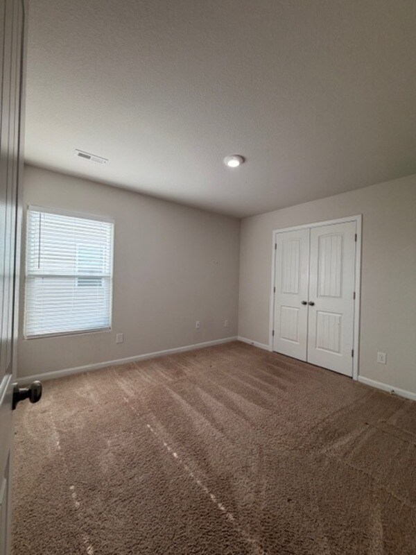 Building Photo - 925 Turkey Berry Ln