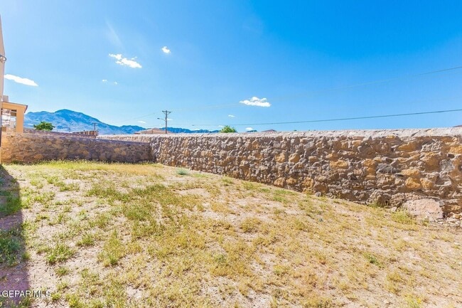 Building Photo - 5537 Ignacio Frias Dr