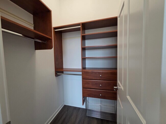 Building Photo - 1464 S Michigan Ave