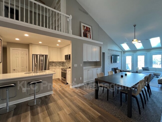 Building Photo - 5978 EP True Pkwy