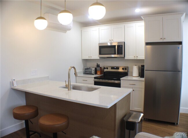 Building Photo - 110 Hotel St