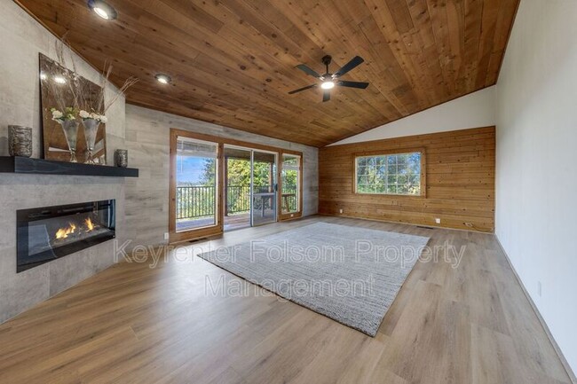 Building Photo - 5800 McKinley Dr