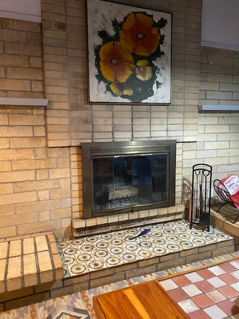 Working fireplace - 3812 SW 15th St
