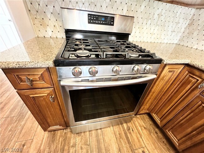 Building Photo - 6446 Meadowlark Ln