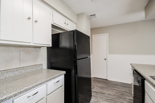 Building Photo - 7206 Foxmar Ln