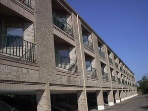 Building Photo - Guadalupe Square