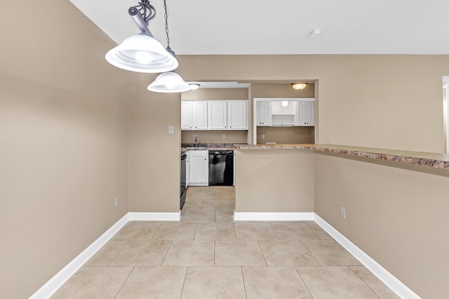 Building Photo - 7523 Bavarian Dr