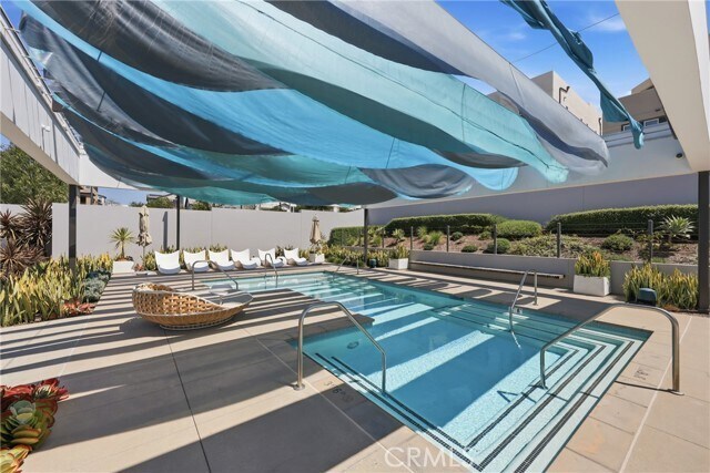 Building Photo - 158 Restore