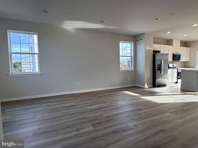 Building Photo - 209 Independence Ct