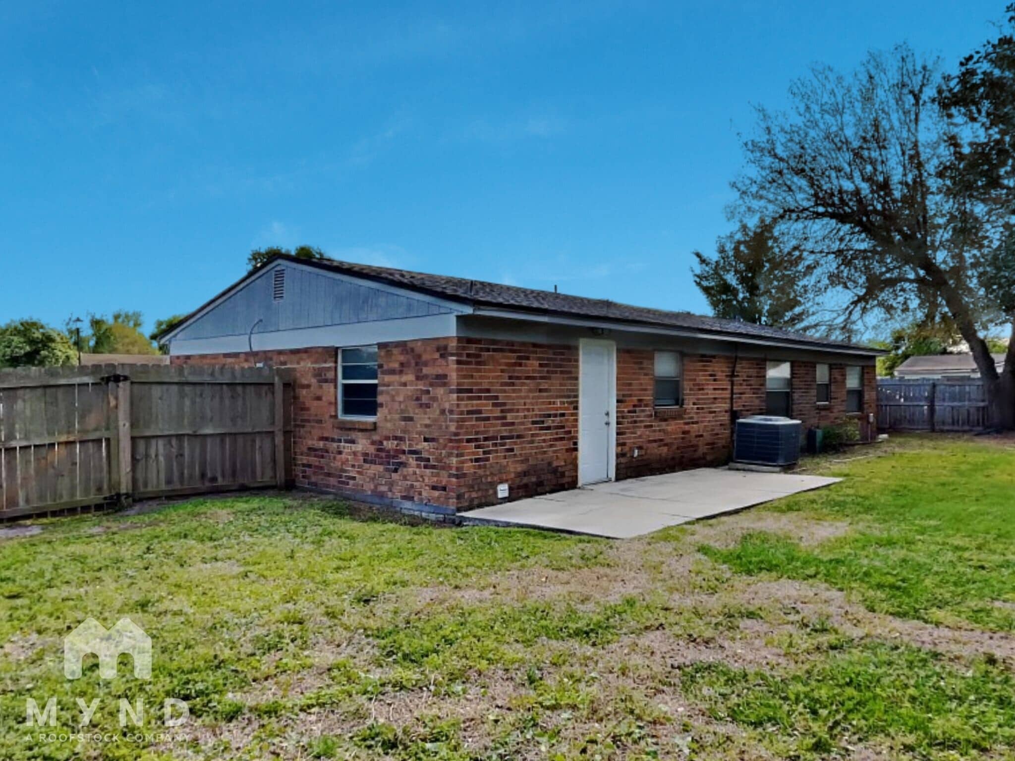 Building Photo - 10983 Witchaven St