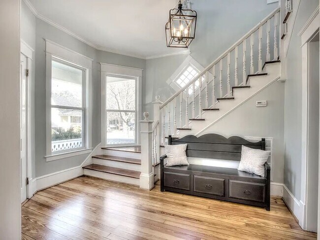 Building Photo - 3 Bedrooms, 2 Bathrooms - Home close to Downtown Rome!