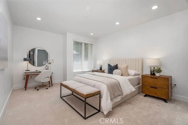 Building Photo - 1318 S Roxbury Dr