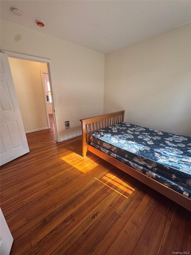 Building Photo - 4 Gray St