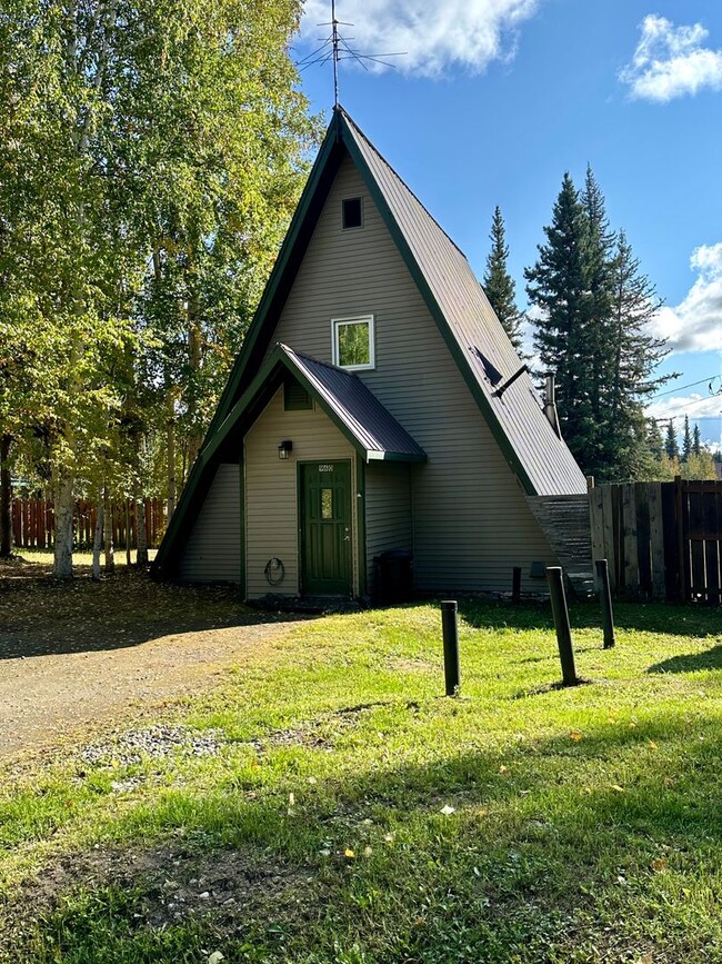 Building Photo - 2 Bed, 1 Bath A-Frame for Rent!