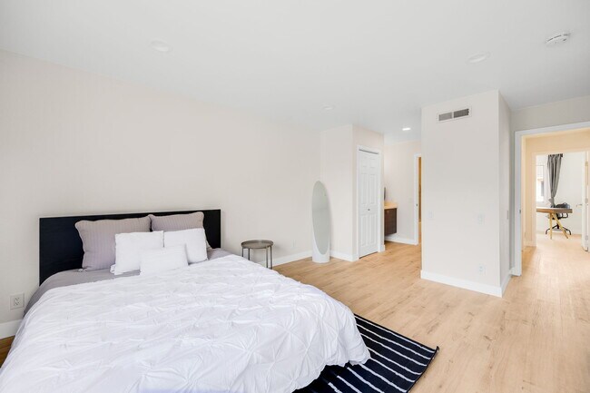 Building Photo - 5403 Colony Park Cir