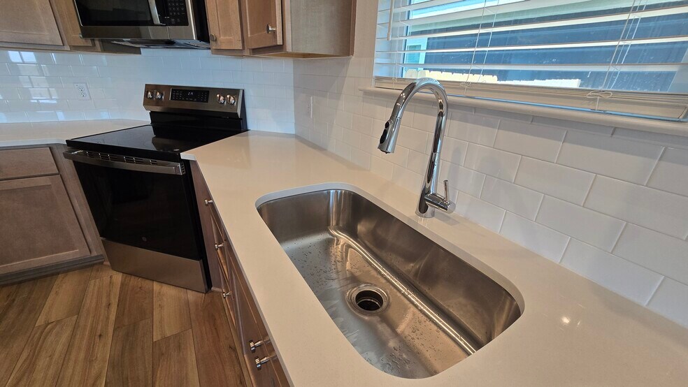Building Photo - 449 Pipe Creek Dr