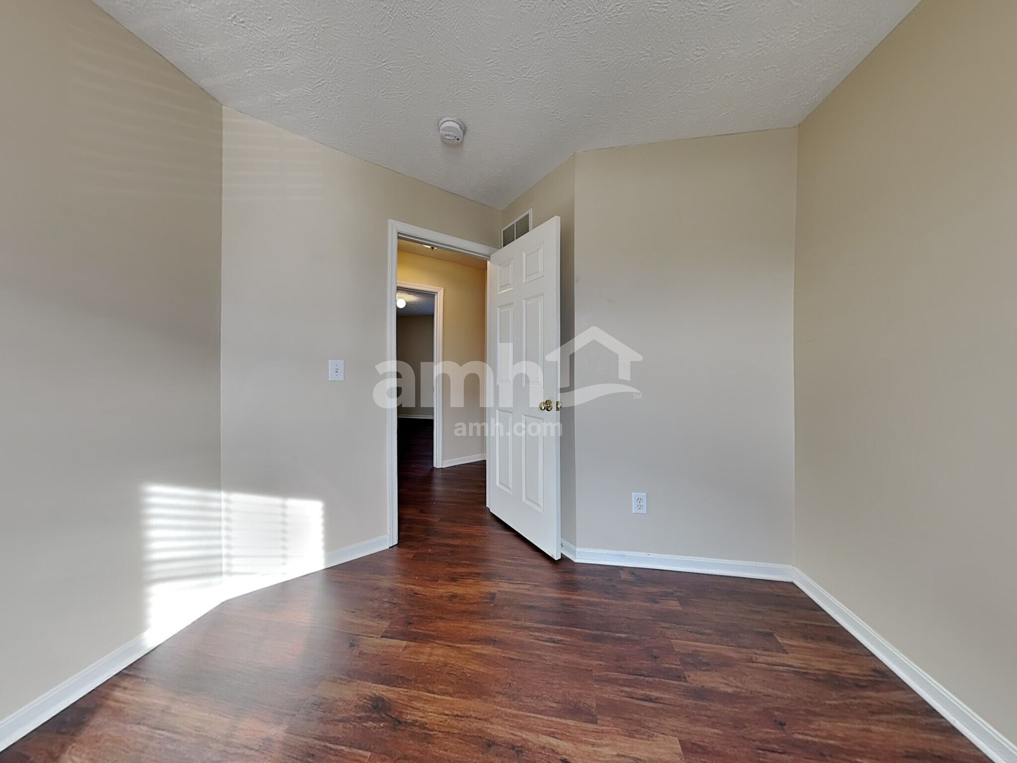 Building Photo - 557 Whispering Pines Pl