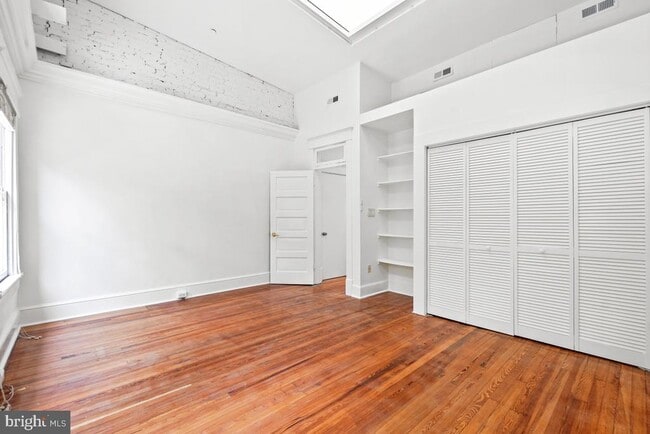 Building Photo - 1411 King St