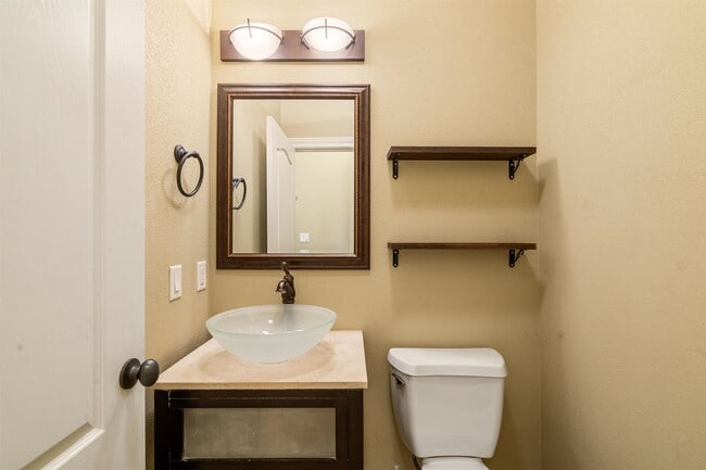 Building Photo - 302 Ceniza Ridge Dr