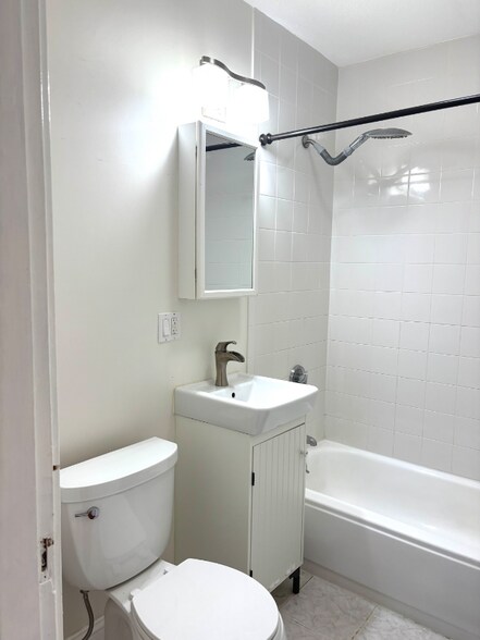 Building Photo - 36-38-38 Burgoyne St