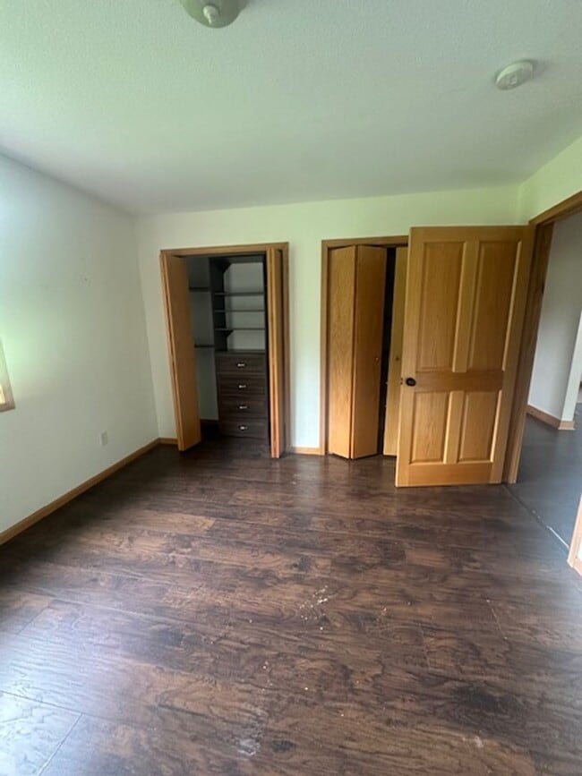 Building Photo - 4 Bed, 2 bath Single Family Home - Pillager