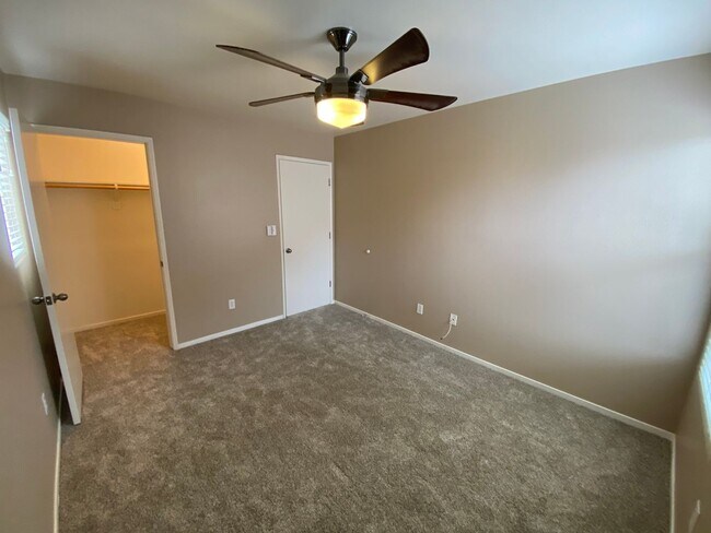 Building Photo - Spacious Two Story Home in SW Visalia comi...