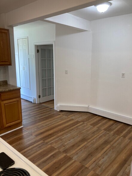 Building Photo - 405 Bellevue St