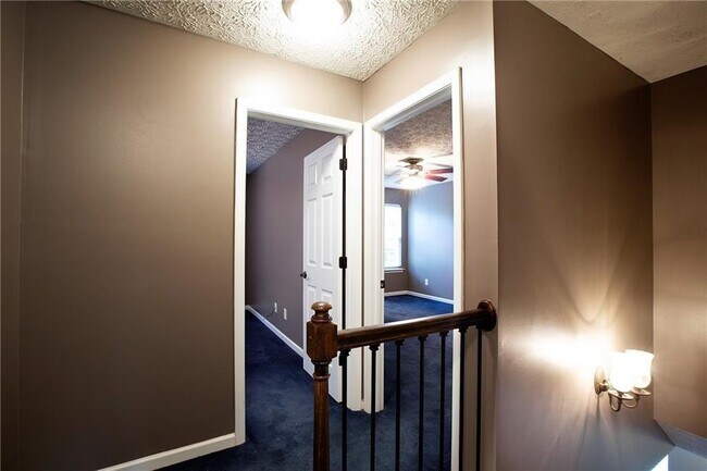 Building Photo - 312 Pieris Dr