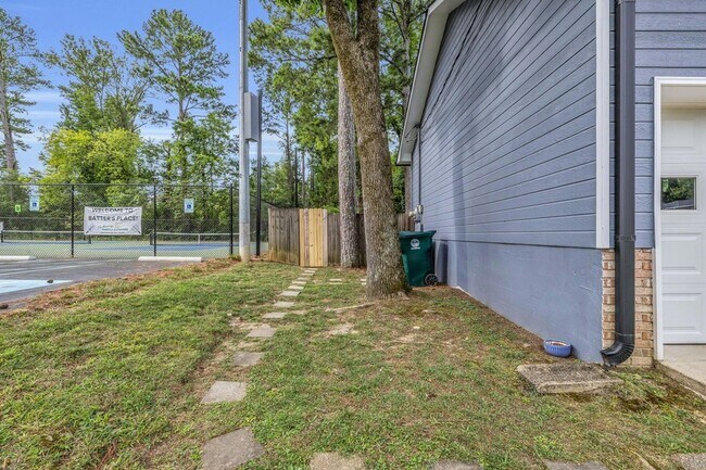 Building Photo - 8000 Batters Pl Rd