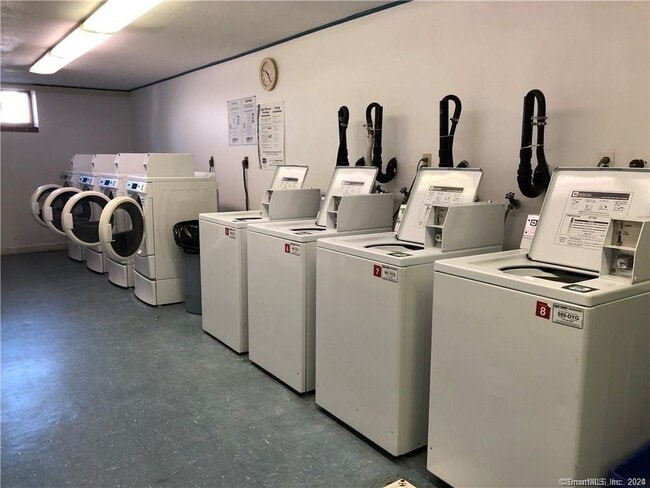 Building Photo - 181 Melba St