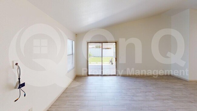 Building Photo - 12211 W Hadley St