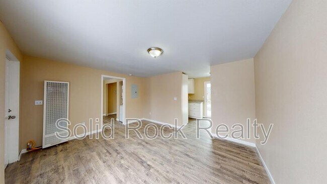 Building Photo - 2411 E St Vrain St