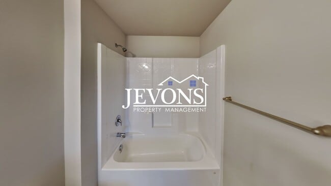 Building Photo - $500 Off on the First Month!! Enchanting 2020-built single-family home in Yakima