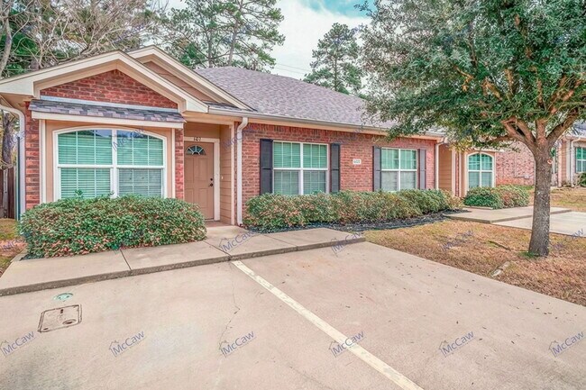 Building Photo - 1612 Stanley Drive