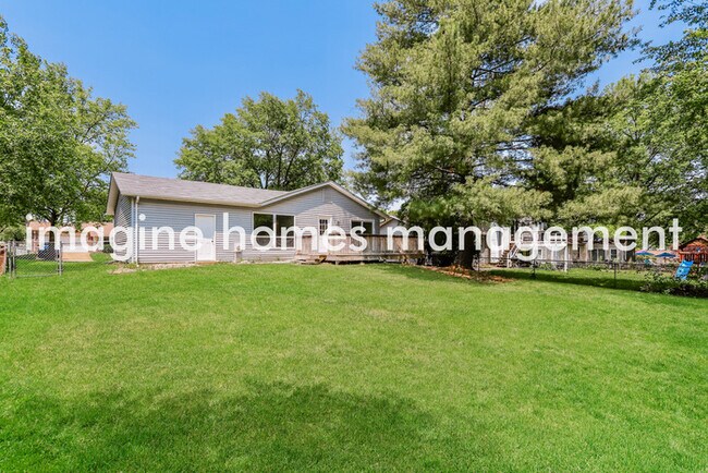 Building Photo - Pet-Friendly 3 Bedroom Home in Ballwin