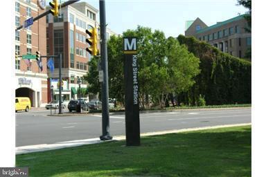 Building Photo - 1759 N Cliff St