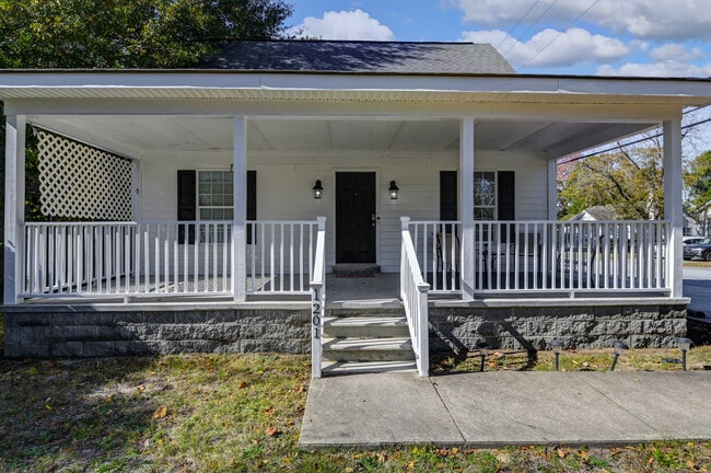 Building Photo - 1201 Chevis St