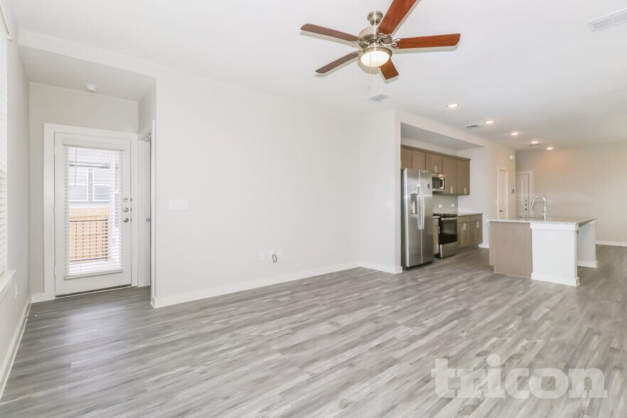 Building Photo - 609 Raglands Rd