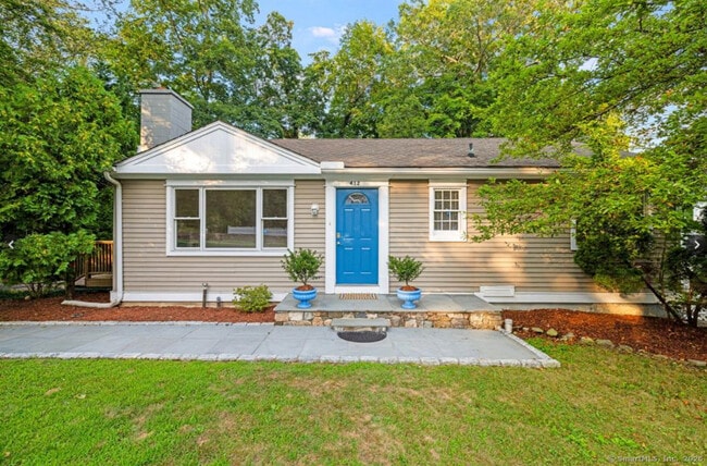 Building Photo - 412 Main St