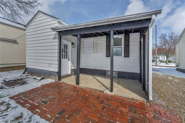 Building Photo - 896 Indian Trail