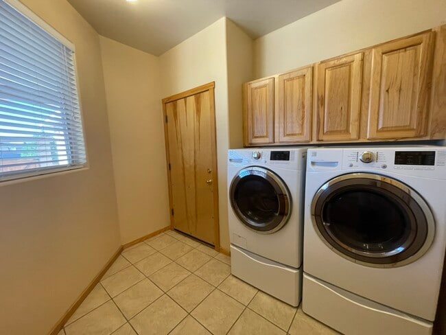 Building Photo - 6809 Chapingo Rd NE