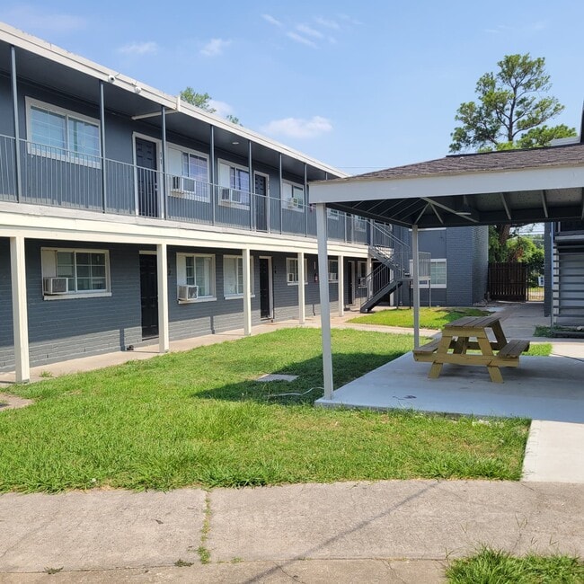 Building Photo - 4525 Weaver Rd