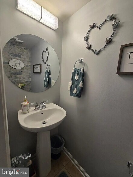 Building Photo - 12203 Salt Cedar Ln